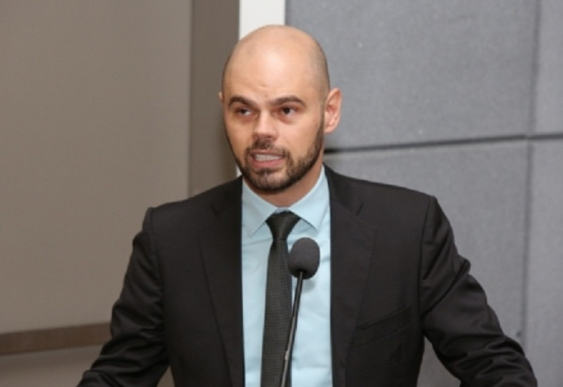 O advogado migueloestino Alex Santore aguarda pela decisão do TRF-4 para assumir cadeira no Tribunal de Justiça de SC