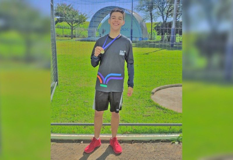 O aluno do Colégio Unoesc de Educação Inovadora, Leonardo Lolato, representará o município de São Miguel do Oeste na fase microrregional dos Jogos Escolares 2022. Fotos: Divulgação/Unoesc