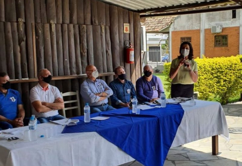 Senador Amin e a esposa Ângela participaram de evento em Forquilhinha no fim de semana – Foto: Divulgação/Redes Sociais