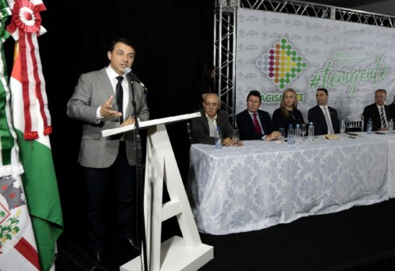A agenda de Carlos Moisés a São Miguel do Oeste foi apenas protocolar.  O governador não concedeu entrevista à imprensa