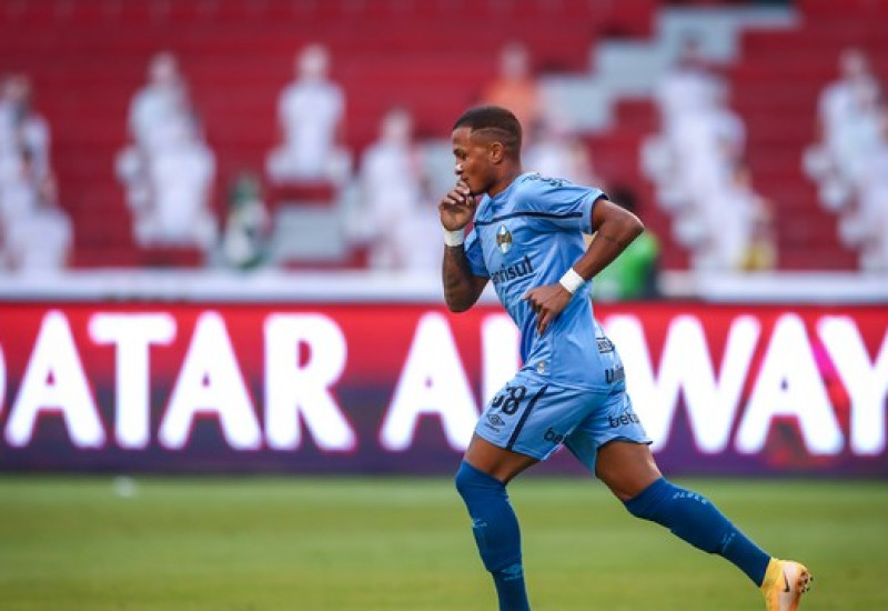 Léo Pereira marcou o gol que acabou com o jejum de vitórias do Grêmio