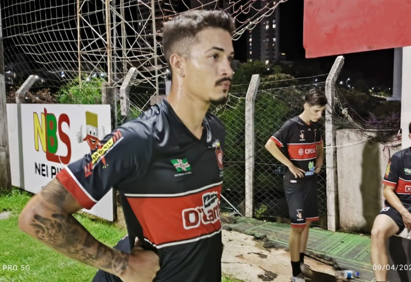 Desempenho de Veiga agrada o torcedor rubro-negro (Foto: JRTV/São Miguel do Oeste)