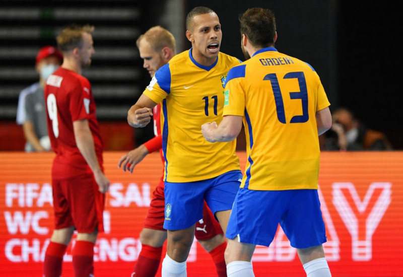 Com dois gols e uma assistência, Ferrão (11) foi o nome do jogo ( Foto: Chris Ricco/FIFA)