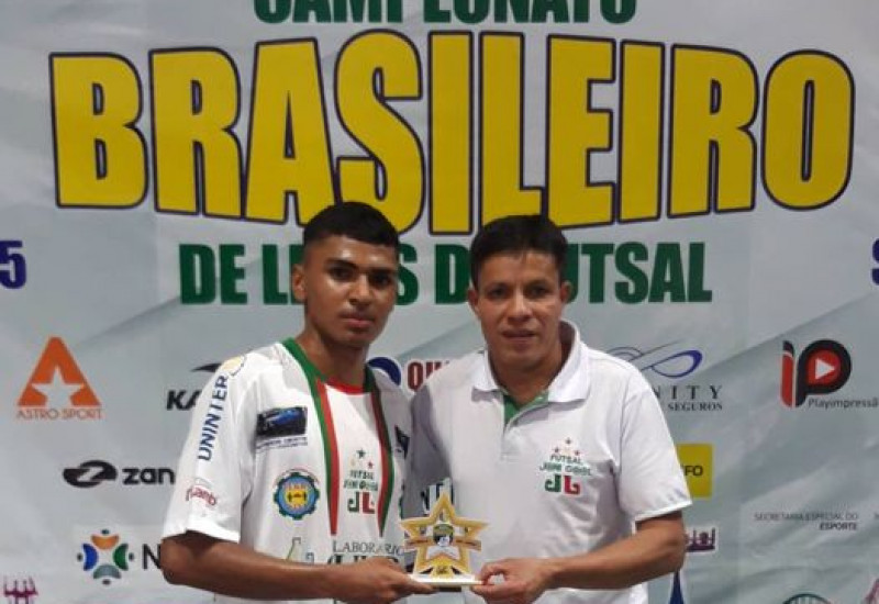 O fixo Adeílson foi o destaque do jogo