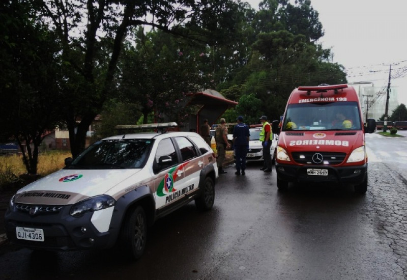 Ocorrência exigiu a presença da PM e do Corpo de Bombeiros (Foto: Rudinei Heinle/ Rádio 103 FM)