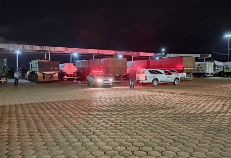 Homem foi encontrado sem vida dentro de cabine (Foto: Divulgação/Site Pimenta 24h)