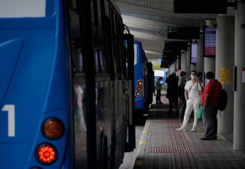 Aumento foi puxado por profissionais administrativos e transportes - Foto: Ricardo Wolffenbüttel / Secom