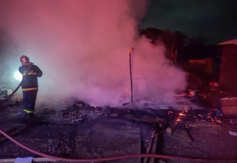 Casa de suspeito de matar pastor foi incendiada (Foto: Polícia Militar/Divulgação)