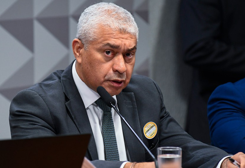 O economista Rubens Oliveira Costa durante depoimento na CPMI, nesta segunda-feira  (Fonte: Agência Senado)