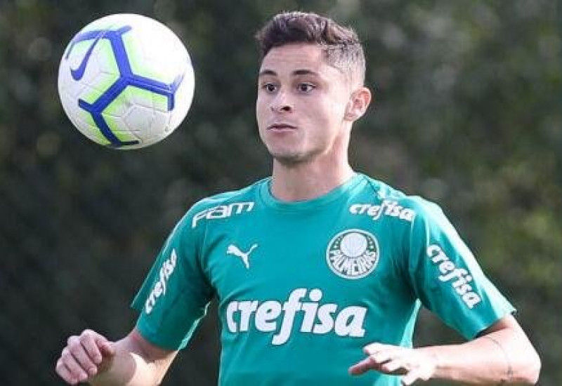 Lateral esquerdo pode ser anunciado como novo reforço a qualquer momento