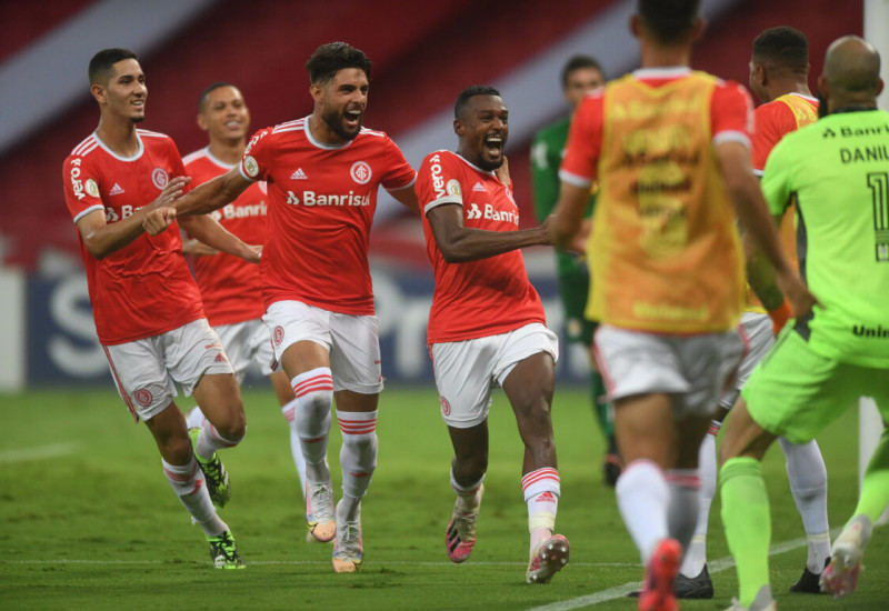 Jogadores do Inter comemoram mais uma vitória