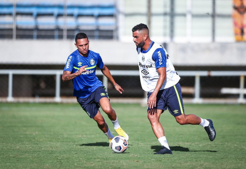 Maicon volta ao time no confronto decisivo que vale classificação para fase de grupos da Libertadores