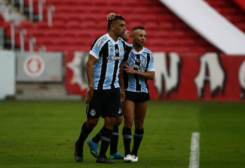 GRêmio depende muito dos gols de Diego Souza para superar o Ju (Foto: Félix Zucco / Agencia RBS)