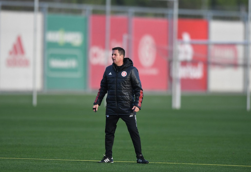 Osmar Loss comanda o Inter contra o Bahia — Foto: Ricardo Duarte/Divulgação Inter