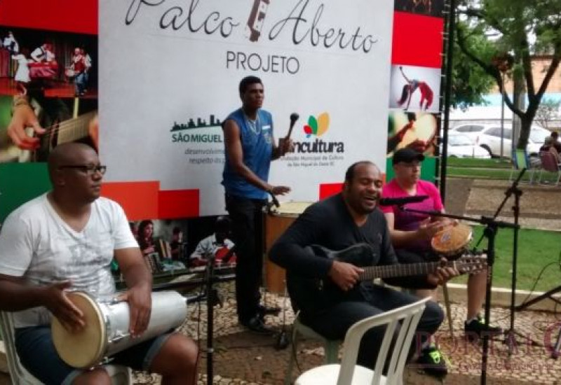 Tempero Brasileiro é atraçãodocarnaval do Vila Grill, em São Miguel do Oeste