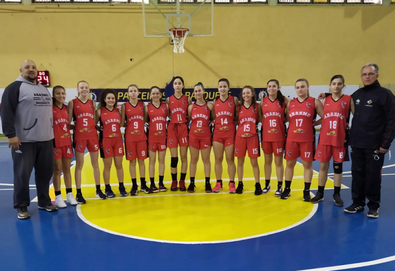 Equipe sub 16 feminino campeã invicta. (Foto: divulgação ABASMO)