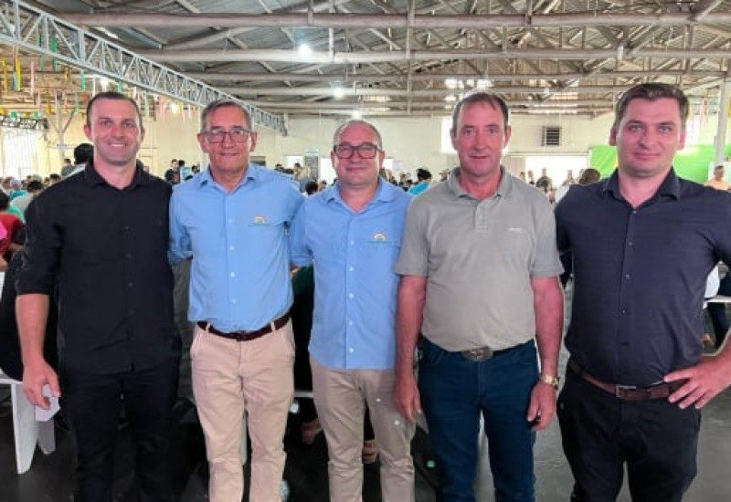 Novo Conselho Diretor da Cooperativa Regional de Comecialização do Extremo Oeste (Foto: Ascom)