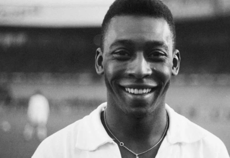 Números comparam o Rei do Futebol com os grandes craques da atualidade e confirmam genialidade do ídolo brasileiro | Foto: AFP