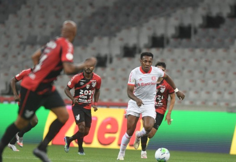 Distância do líder Internacional para o segundo colocado agora é de dois pontos