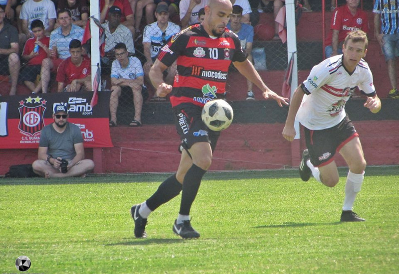 Márcio Reis se recupera de lesão e é dúvida para o clássico decisivo de domingo (Foto: Gustavo Probs)