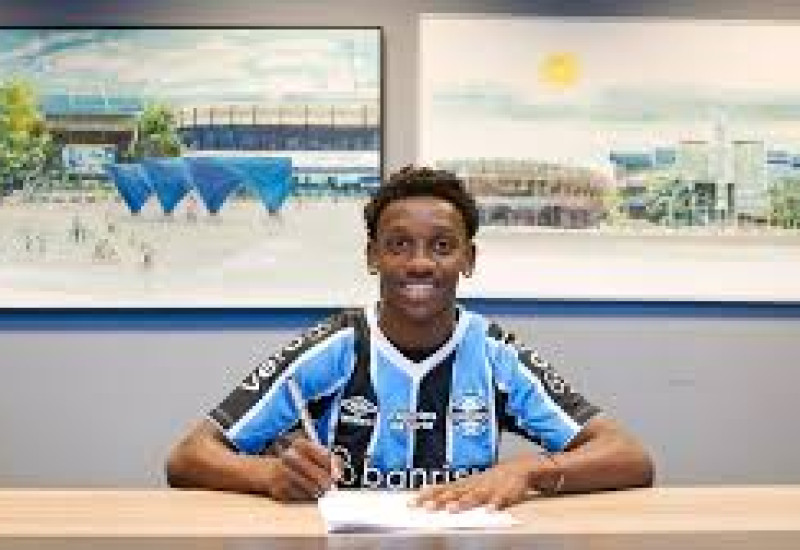 Gabriel Mec, tratado como uma jóia no Grêmio, deve receber mais oportunidades (Foto: Grêmio/Divulgação)