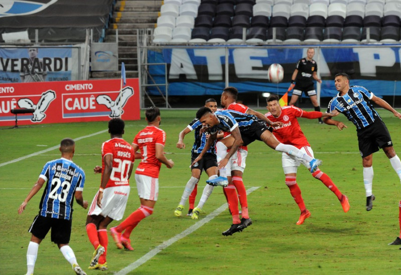 Grenal pode ser decidido na bola aérea (foto: Wesley Santos/Agência PressDigital)