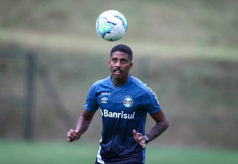 Um confronto para o jovem meia Jean Pyerre recuperar seu prestígio