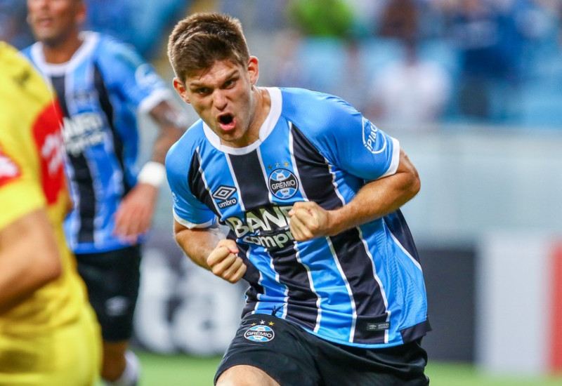 Após procedimento no quadril, Kannemann já voltou a trabalhar fisicamente