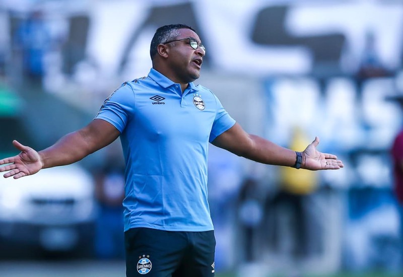 Roger terá muito trabalho para acertar time tricolor (Foto: Lucas Uebel / Grêmio FBPA)