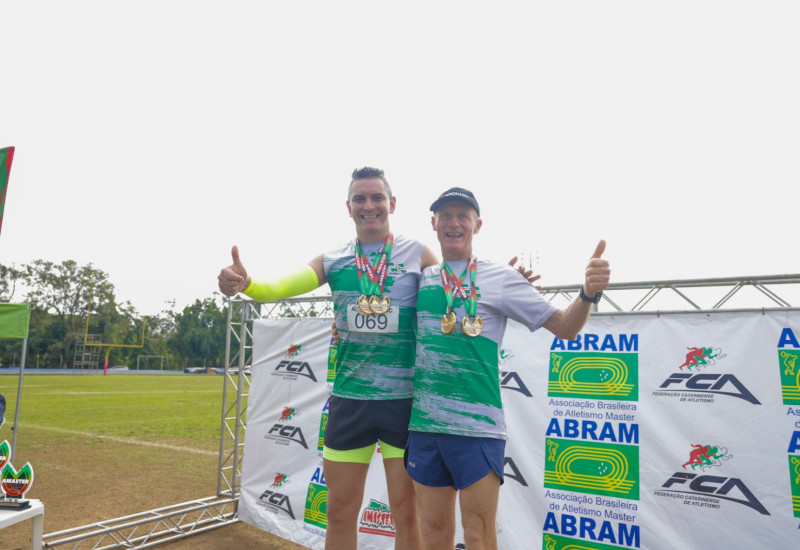 Cássio e Bataglin conquistam ouro no Catarinense de Atletismo (Foto: Ascom/Prefeitura)