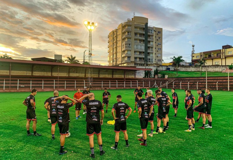 Em entrevista ao JRTV, Zancanaro elogio a dedicação dos atletas bugrinos (Foto: Luis Bataglin/Guarani)