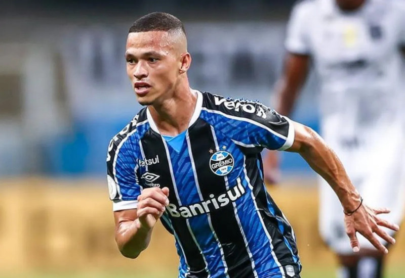 Com boas atuações nesse início de temporada, Darlan briga por lugar no time titular