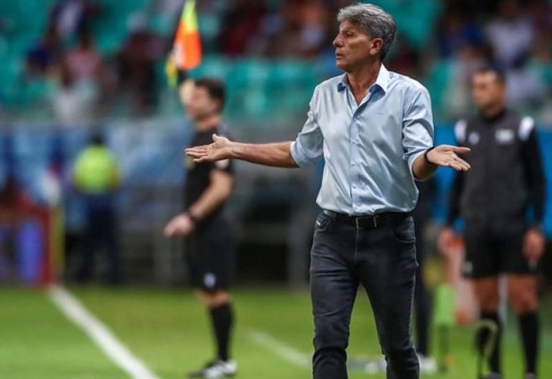 Alegando compromissos particulares, Renato não apareceu para dar entrevista (Foto: Lucas Uebel/Grêmio)