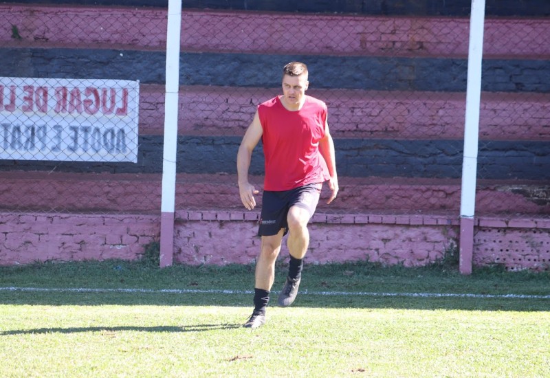 Já recuperado de lesão, Felipe tem presença certa no domingo (25) - Foto: Luis Bataglin/Guarani