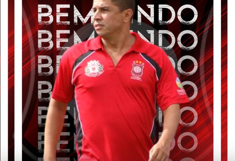 Aty vai precisar de muita conversa para acertar o novo time do Guarani (Foto: Guarani/Divulgação)