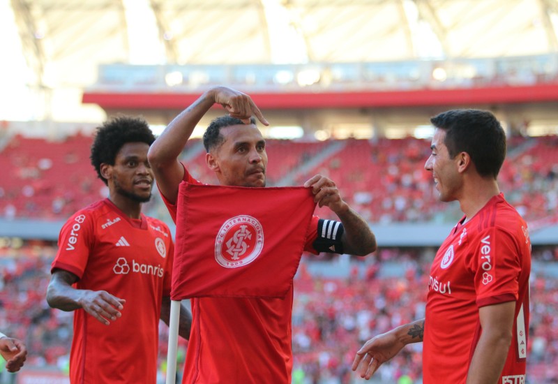 Inter depende do bom futebol de Alan Patrick (Foto: Ricardo Duarte/Internacional)