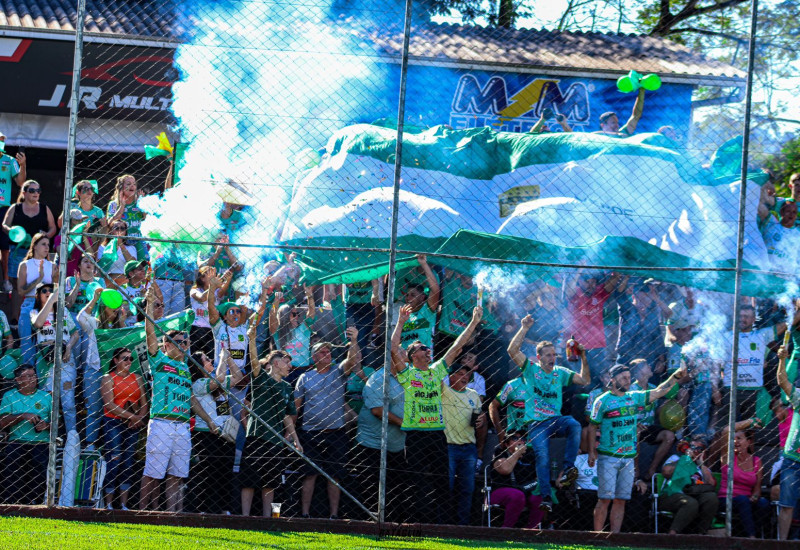Ouro Verde está disponibilizando ônibus para levar seu torcedor a São João (Foto: Ouro Verde/Divulgação)