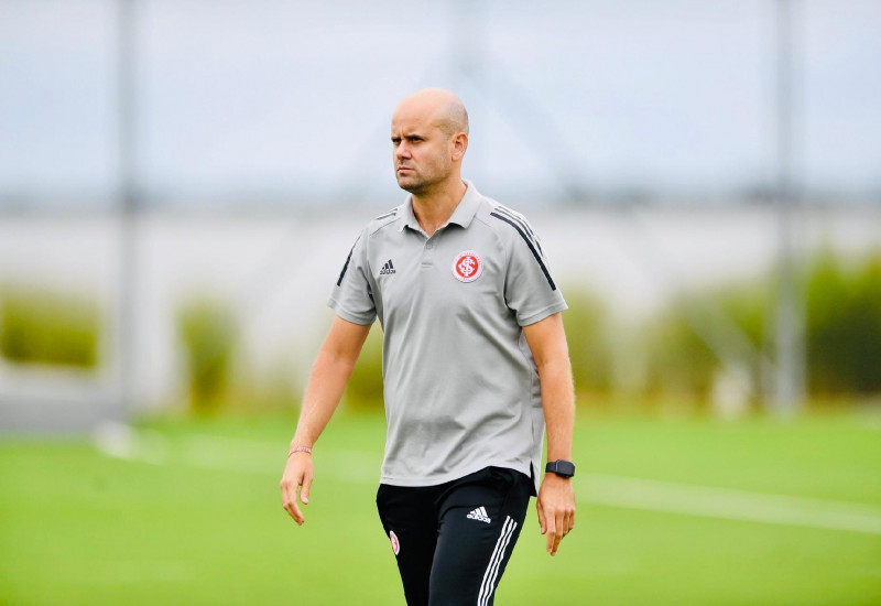 Jogos decisivos desta semana devem definir futuro do técnico Miguel Ángel Ramirez (foto:uol.com.bf)