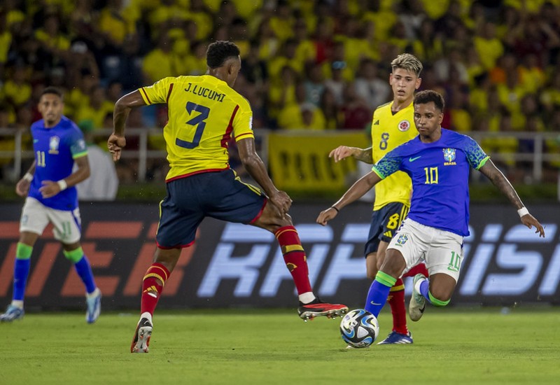 Brasil perde para a Argentina e amarga 1ª derrota em casa na história das  Eliminatórias