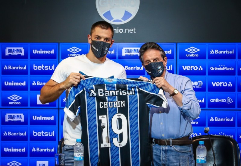 Churin foi apresentado ao final da tarde desta segunda