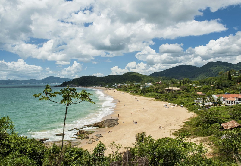 Praia do Estaleiro, em Balneário Camboriú - Markito/Aquivo/Santur