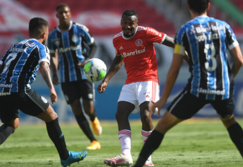 Com o gol de pênalti, Denilson transformou-se no carrasco do tricolor