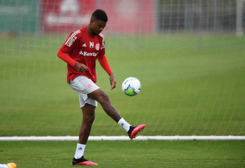 O zagueiro de 21 anos contratado por empréstimo do Hoffenheim faz a terceira partida como titular