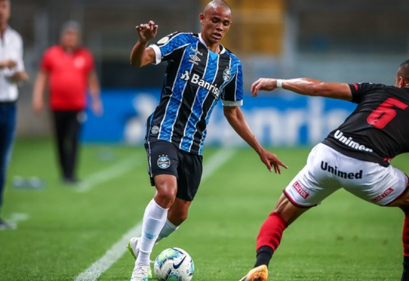 Vanderson, lateral de 19 anos, jogou como titular pela primeira vez 