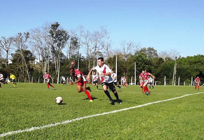 Com um gol e boa atuação, Fischer (11) foi importante na excelente vitória bugrina