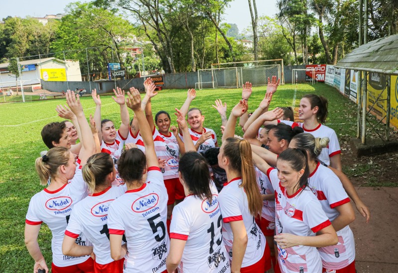 Com duas vitórias sobre o Gol de Bico/Grêmio Guamerim, Cometa garantiu vaga na decisão (Foto: Cometa/Divulgação)