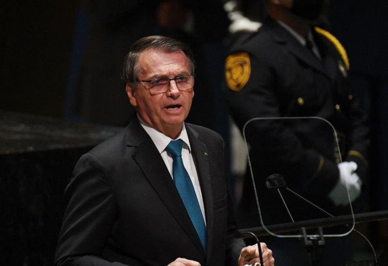 Bolsonaro disse que acredita em Deus e que respeita a Constituição