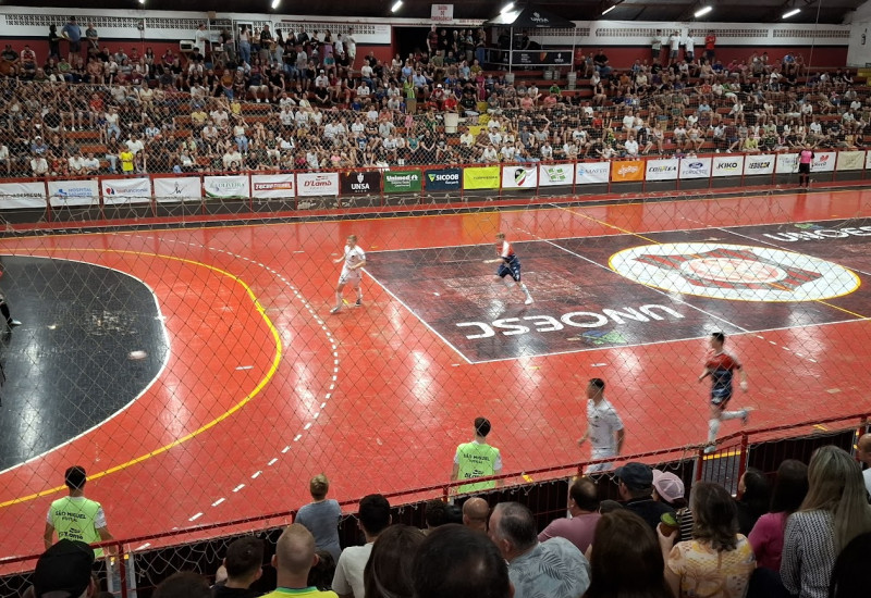 Na Semifinal o Correia Pinto conseguiu a classificação jogando em São Miguel do Oeste. Foto: Stenio Wathier/JRTV