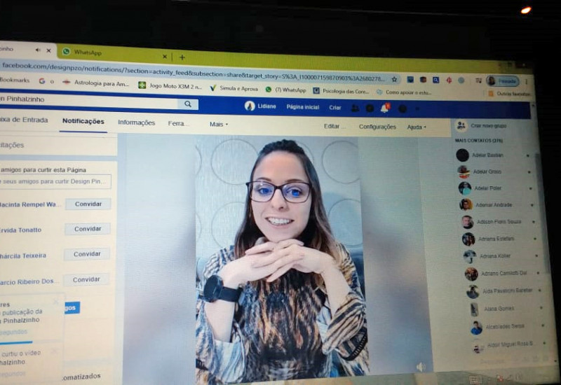 A primeira live foi realizada com a designer de interiores e diplomada da Unoesc, Moyra Wandscheer