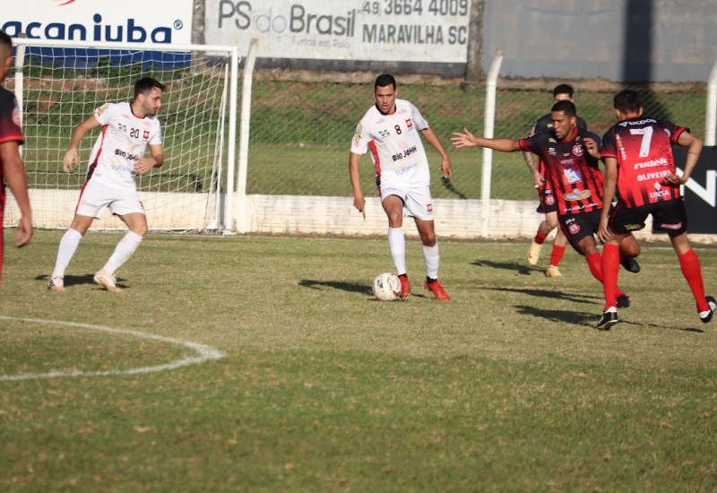 Guarani aposta no meia Gruber e no volante Léo Barreto (Foto:Luis Bataglin/Guarani)